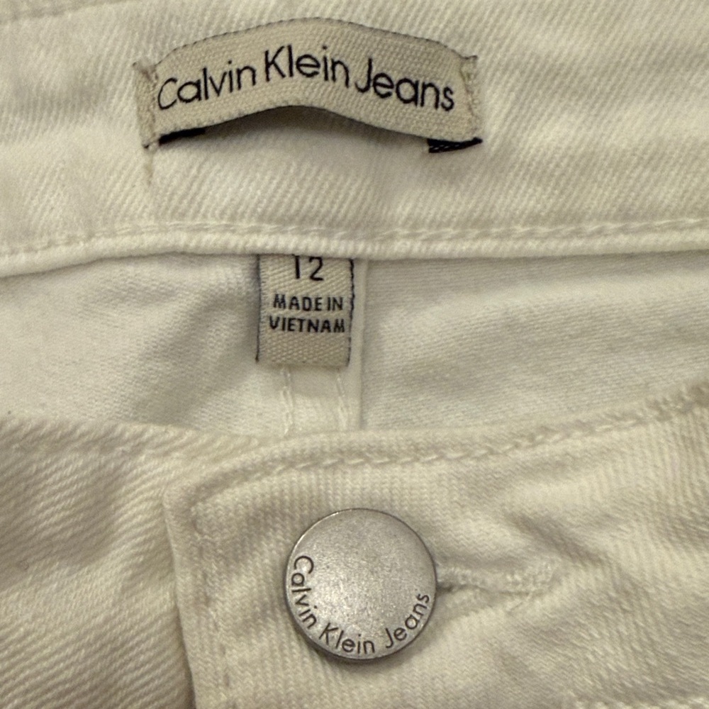 Calvin Klein Jeans Women's Cream Jean Shorts - Picture 2 of 6